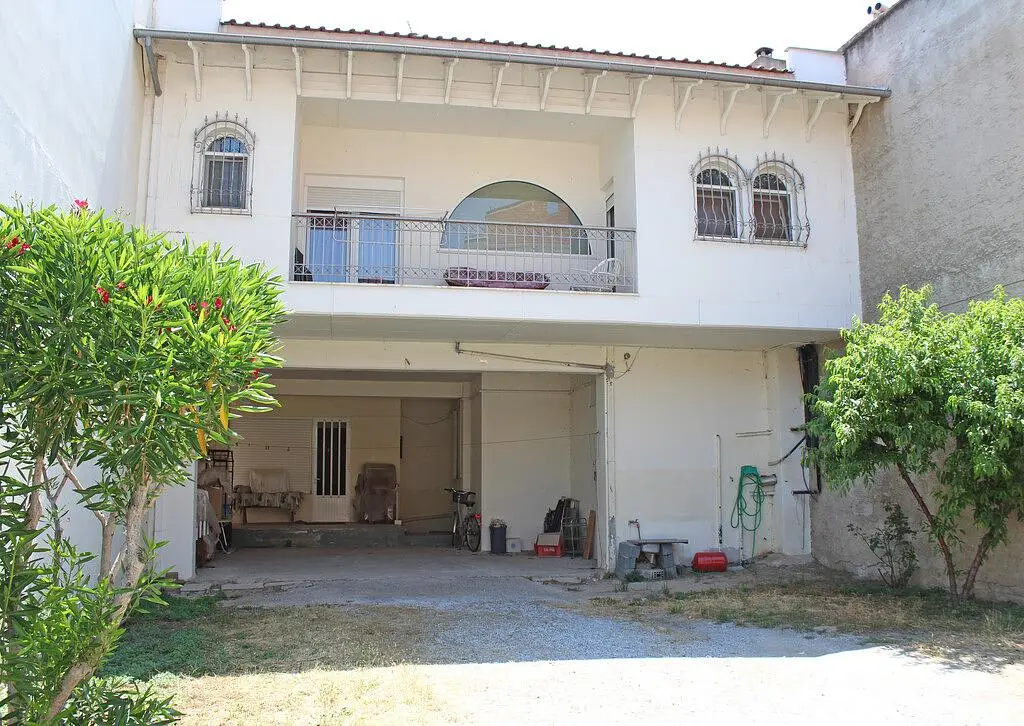House and surroundings