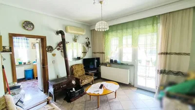 Living room; natural light, tile floor