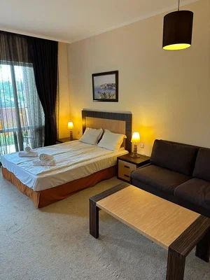Yatak odası; doğal ışık, modern stil