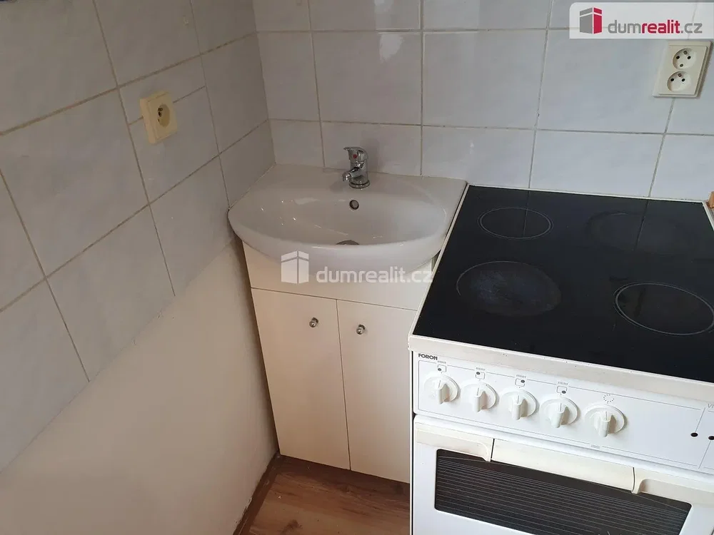 Kuchyně; kuchyňské spotřebiče