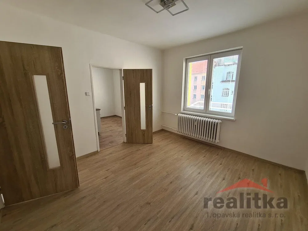 Autre; parquet, lumière naturelle