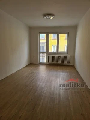 Autre; parquet, lumière naturelle