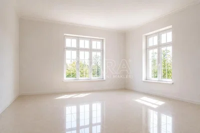 Other; tile floor, natural light