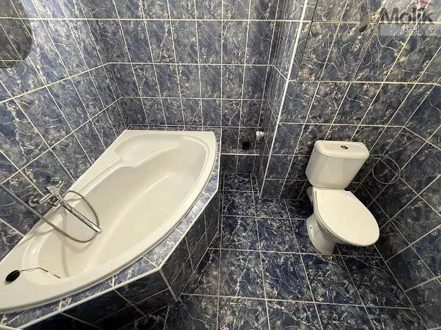 Τουαλέτα; πλακάκια, χρειάζεται ανακαίνιση