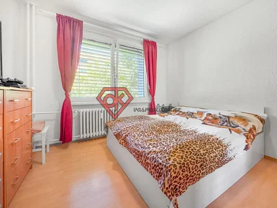 Chambre; lumière naturelle, parquet