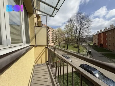 Балкон; поглед, природно светло