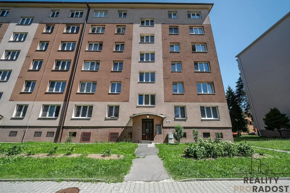 House and surroundings