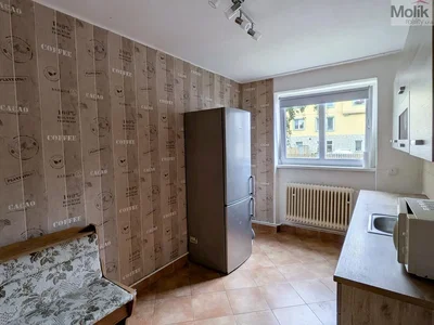 Kuchyně; dlažba, kuchyňské spotřebiče
