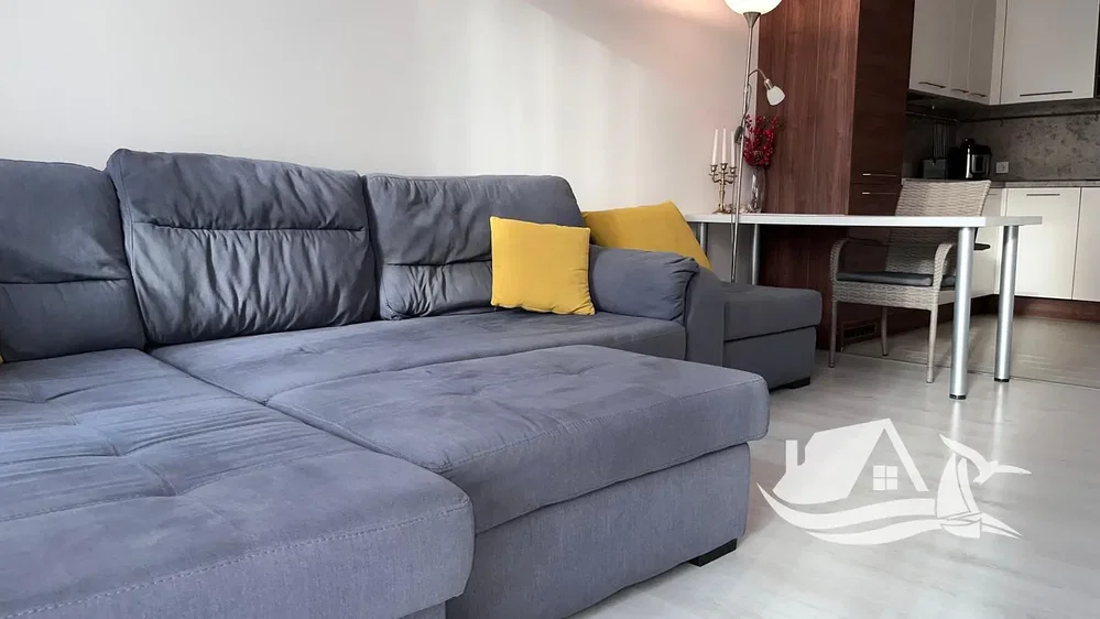 Salón; luz natural, estilo moderno