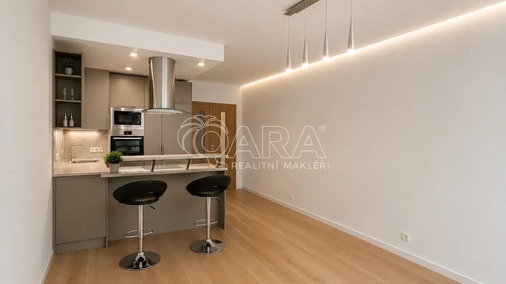 Cocina; electrodomésticos, suelo de madera, luz natural, renovado
