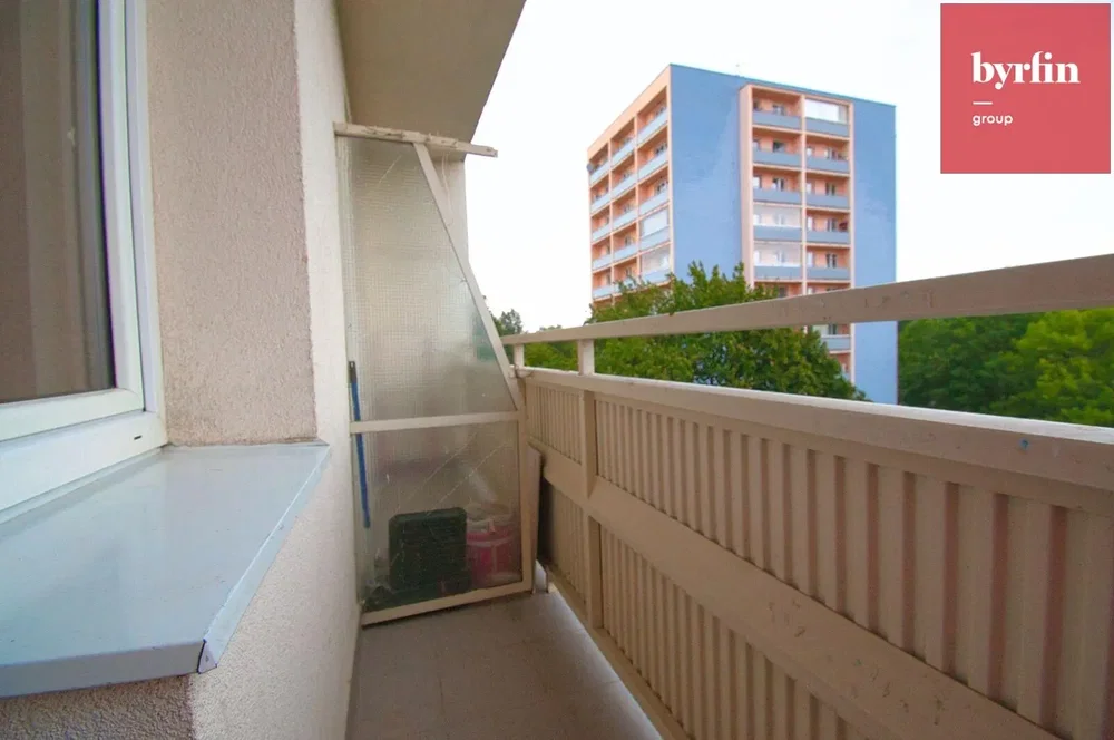 Balcony; view, natural light