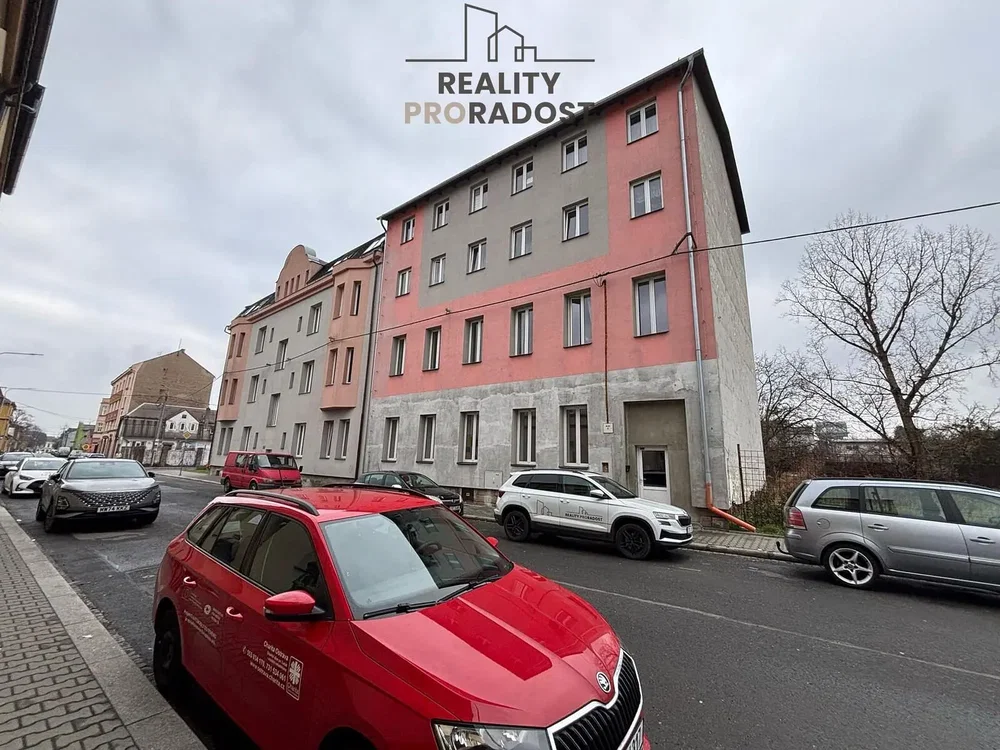 House and surroundings