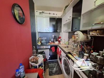 Kuhinja; kućanski aparati, potrebna renovacija
