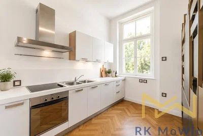 Cuisine; électroménager, parquet, lumière naturelle