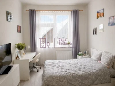 Spavaća soba; prirodno svjetlo, moderni stil