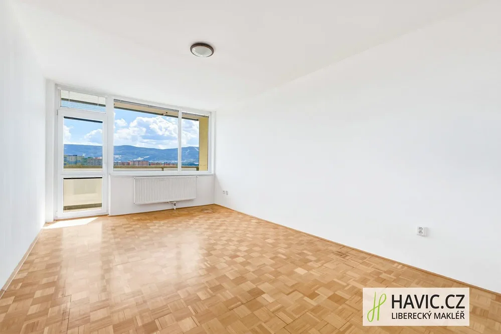 Altro; pavimento in legno, luce naturale, vista