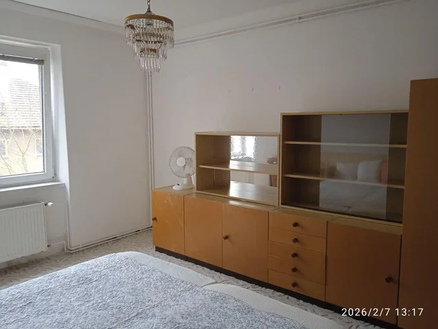 Υπνοδωμάτιο; φυσικό φως, χρειάζεται ανακαίνιση
