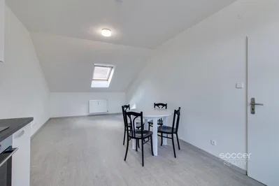 Otro; luz natural, suelo de madera