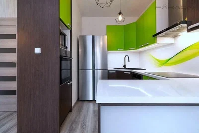 Cozinha; eletrodomésticos, renovado, luz natural