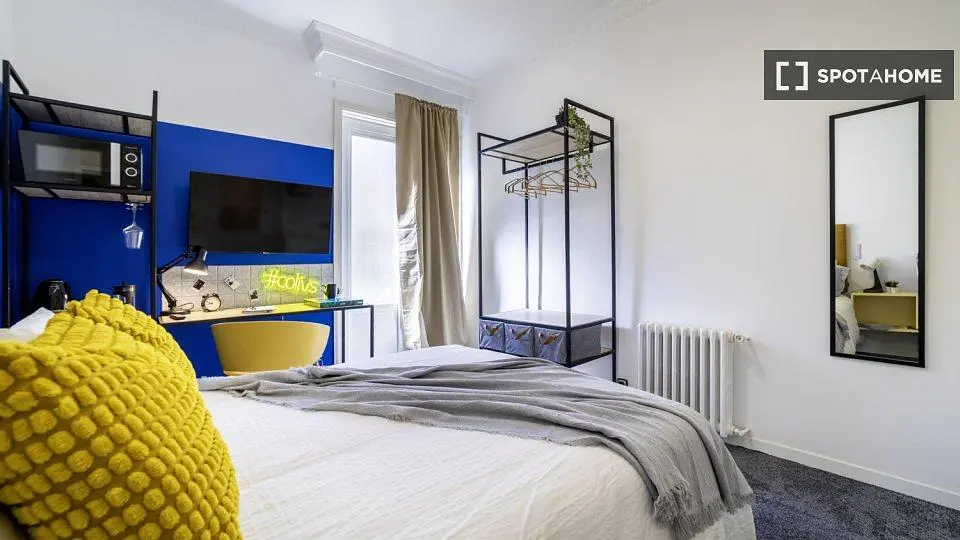 Schlafzimmer; tageslicht, moderner stil