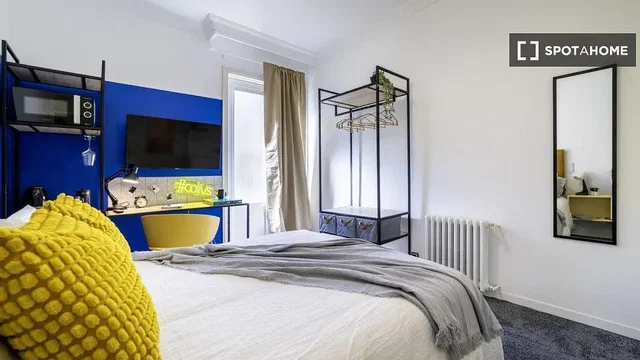 Schlafzimmer; tageslicht, moderner stil