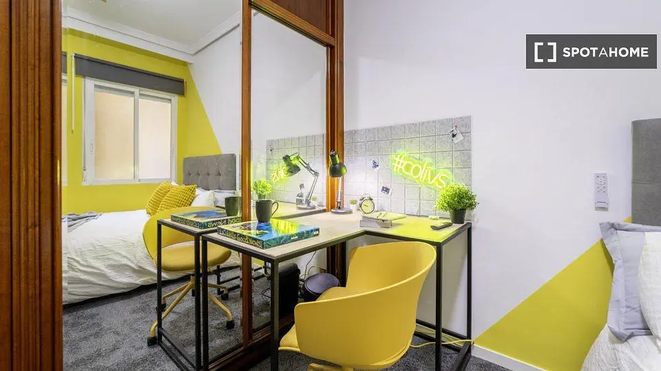 Schlafzimmer; moderner stil, tageslicht