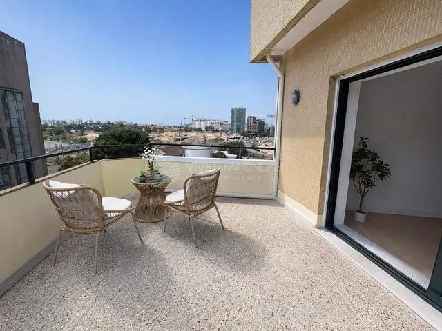 Balkon; výhled, přirozené světlo