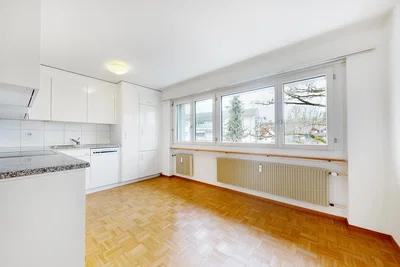 Cuisine; parquet, lumière naturelle