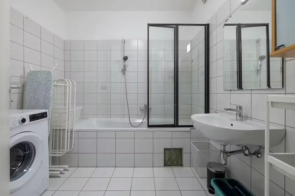 Bathroom; tile floor, natural light