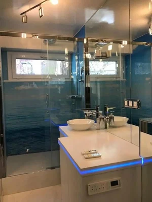 Badezimmer; renoviert, tageslicht