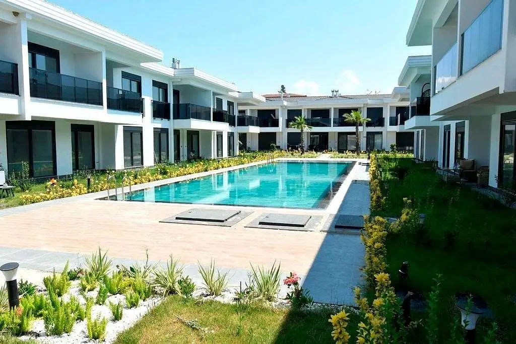 Ev ve çevresi; manzara, doğal ışık, tadilatlı