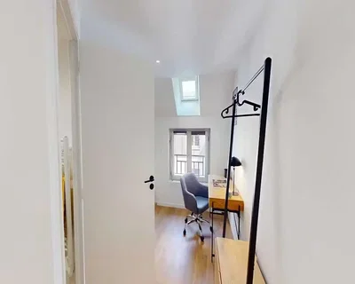 Salon; lumière naturelle, parquet