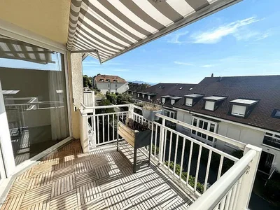 Balcon; vue, lumière naturelle
