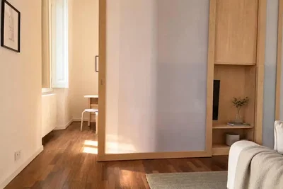Wohnzimmer; holzboden, tageslicht