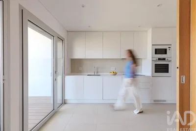 Mutfak; mutfak aletleri, doğal ışık, modern stil, tadilatlı