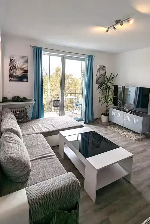 Salon; vue, lumière naturelle, style moderne, parquet