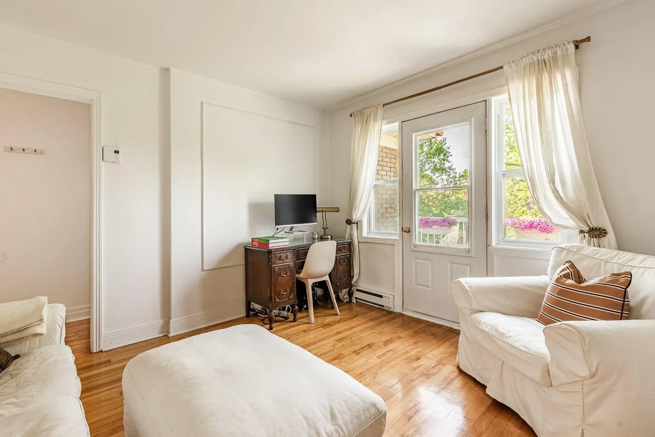 Salon; parquet, lumière naturelle