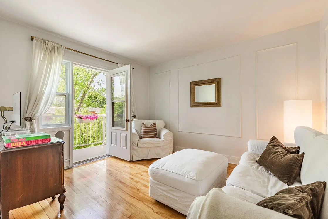 Salon; parquet, lumière naturelle