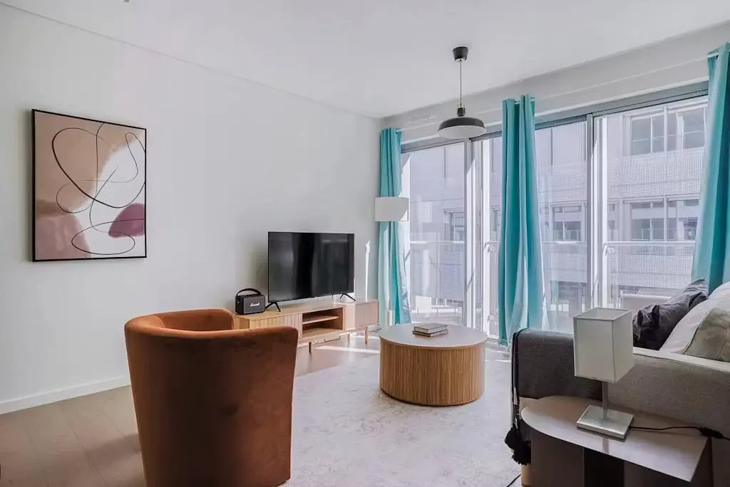 Wohnzimmer; tageslicht, moderner stil