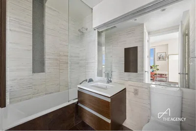 Banyo; tadilatlı, doğal ışık