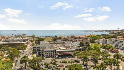Maison et environs; vue