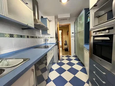 Kuhinja; kućanski aparati, pločice