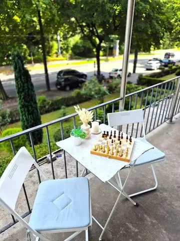 Balcon; vue, lumière naturelle