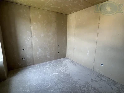 Sonstiges; renovierungsbedürftig, tageslicht