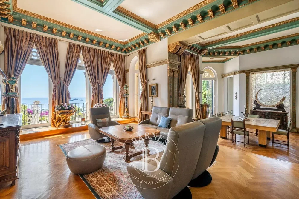 Salon; vue, parquet, lumière naturelle, style rustique