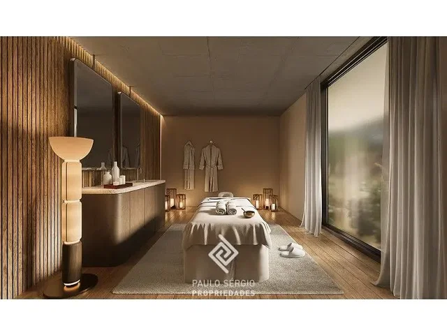 Otro; suelo de madera, luz natural, estilo moderno
