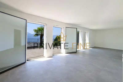 Salon; carrelage, lumière naturelle, vue