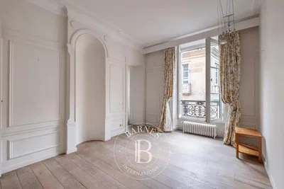 Chambre; parquet, lumière naturelle