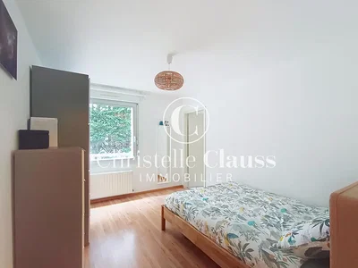 Chambre; parquet, lumière naturelle