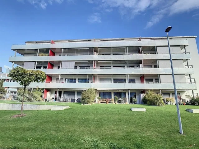 Maison et environs; lumière naturelle, vue